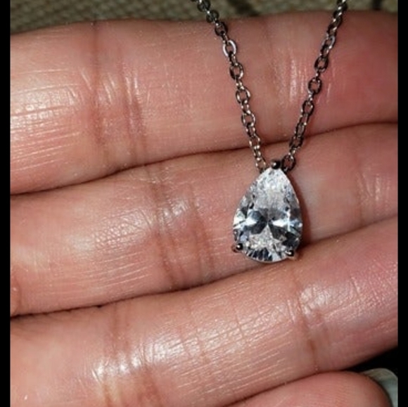 Daniela Swaebe Pear Cut Necklace - Picture 2 of 6